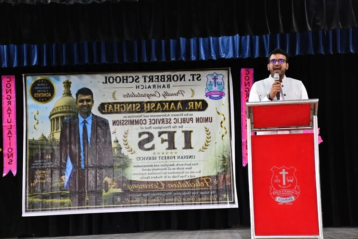 School Celebrations - Photo 17